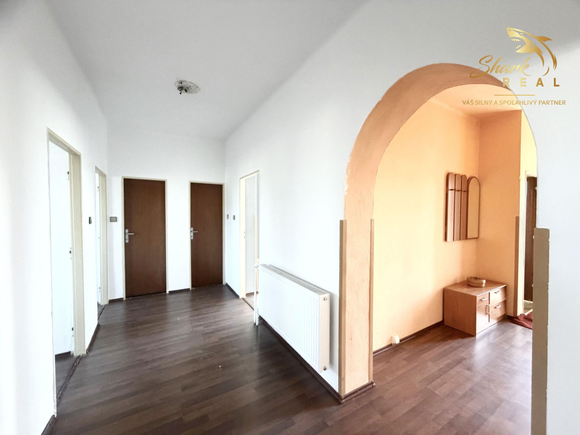 TOP PONUKA - 4 izbový udržiavaný rodinný dom 