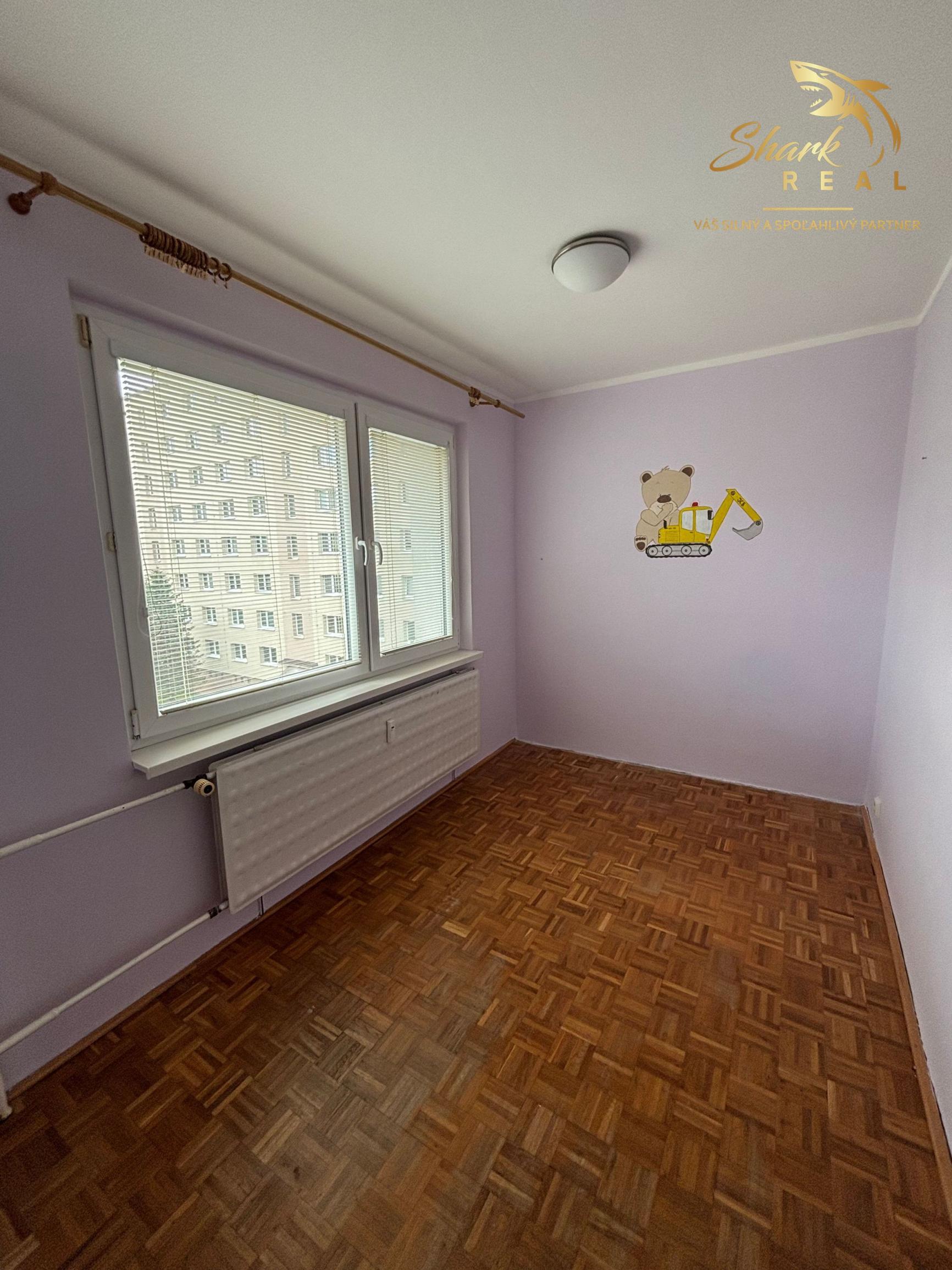 4-izbový byt s balkónom na skok od centra , s dvomi pivnicami a výbornou lokalitou – Vrbická, Liptovský Mikuláš