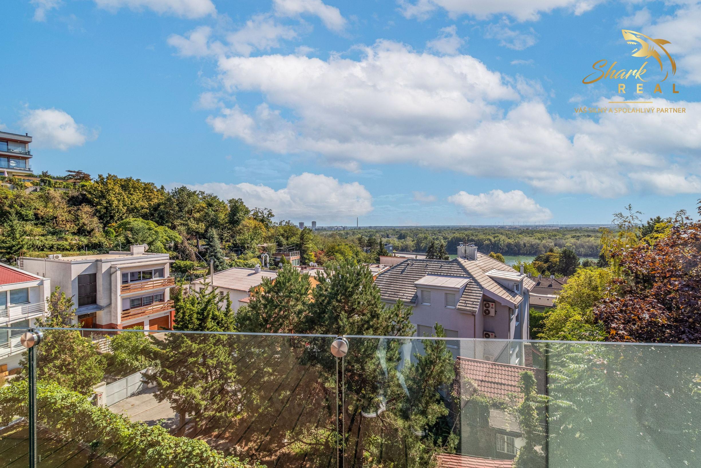 Panoráma Dunaja a Rakúska | 4i, 125 m² + terasy | Hradný kopec | Staré Mesto