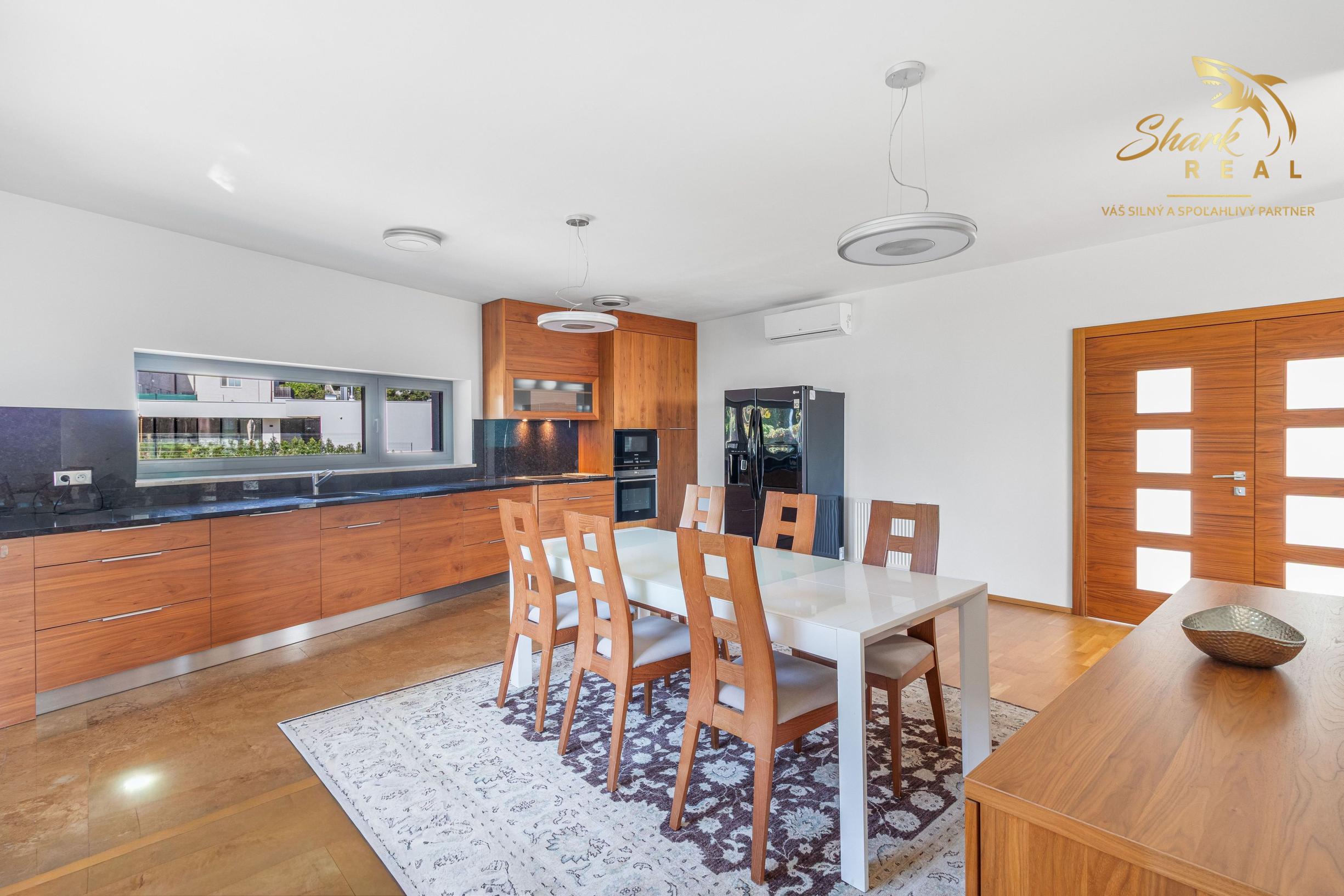 Panoráma Dunaja a Rakúska | 4i, 125 m² + terasy | Hradný kopec | Staré Mesto