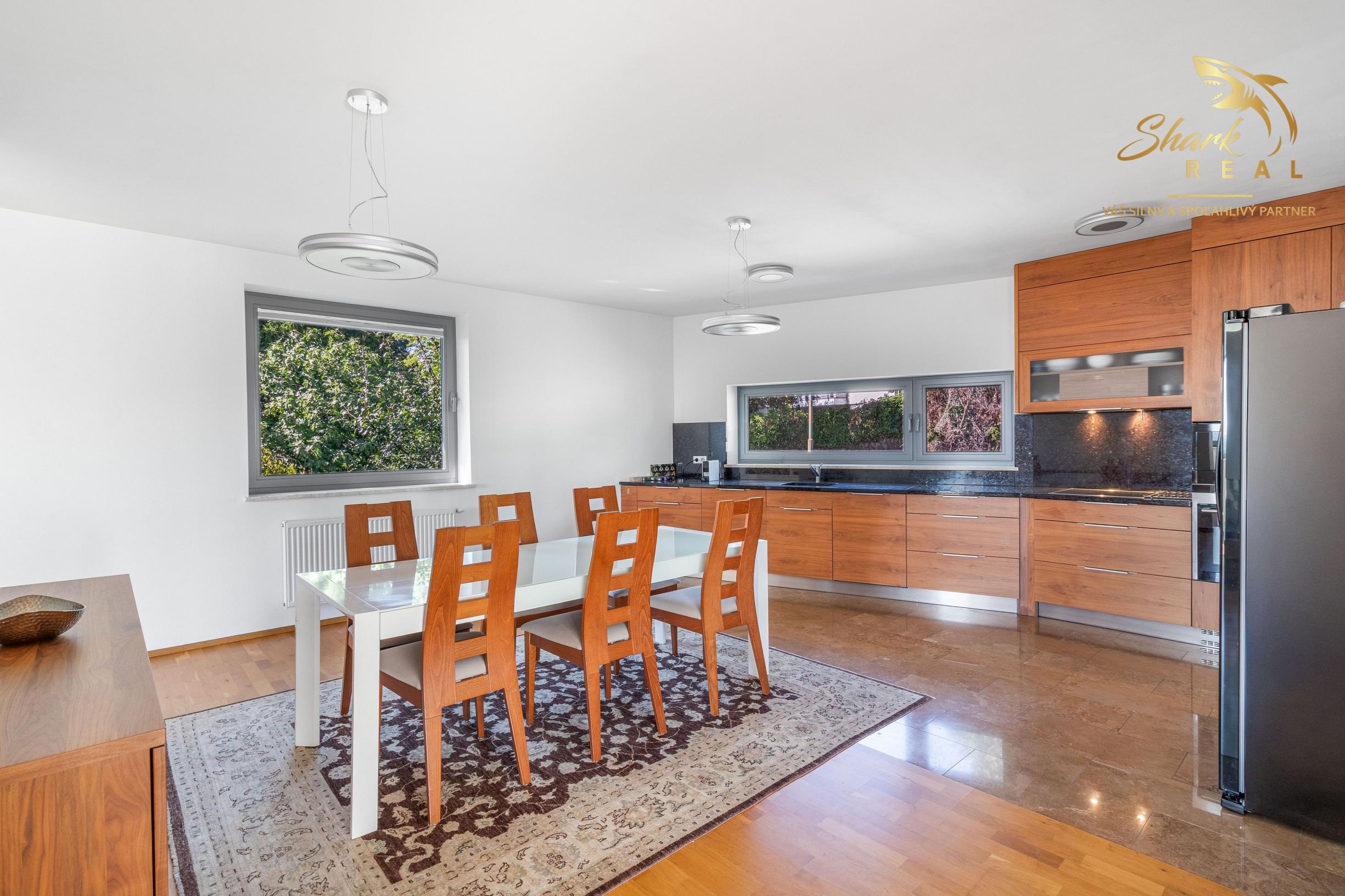 Panoráma Dunaja a Rakúska | 4i, 125 m² + terasy | Hradný kopec | Staré Mesto