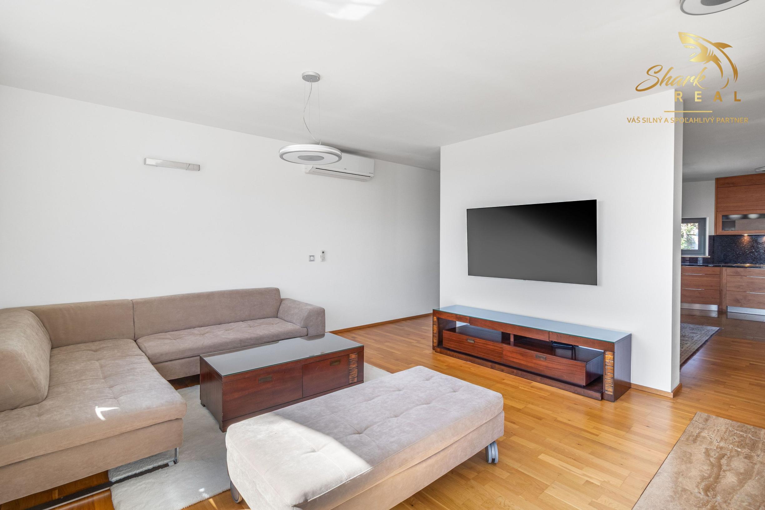 Panoráma Dunaja a Rakúska | 4i, 125 m² + terasy | Hradný kopec | Staré Mesto