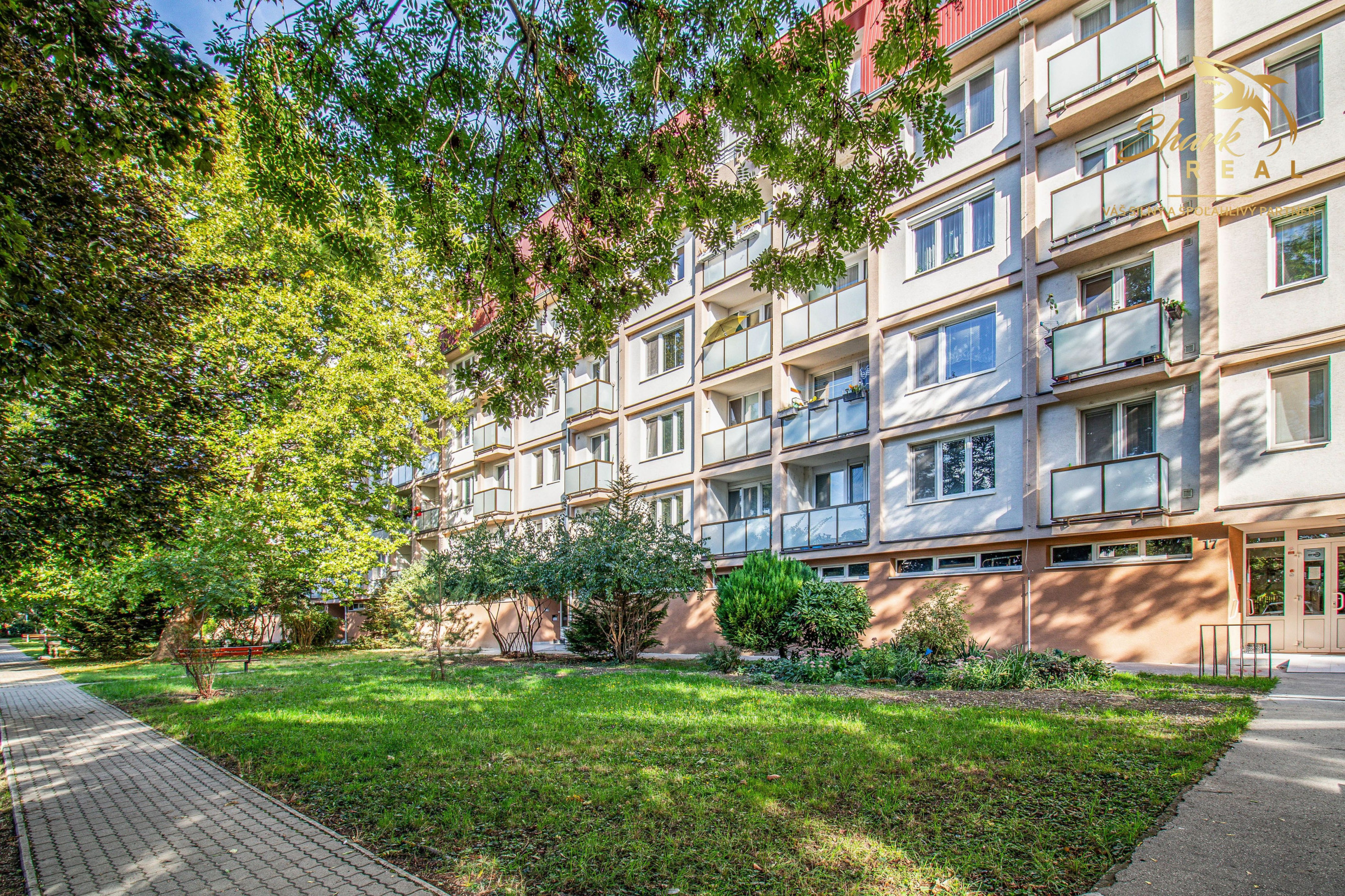 2-izbový byt s dvoma balkónmi a výhľadom na Váh | Vážska ulica, Piešťany