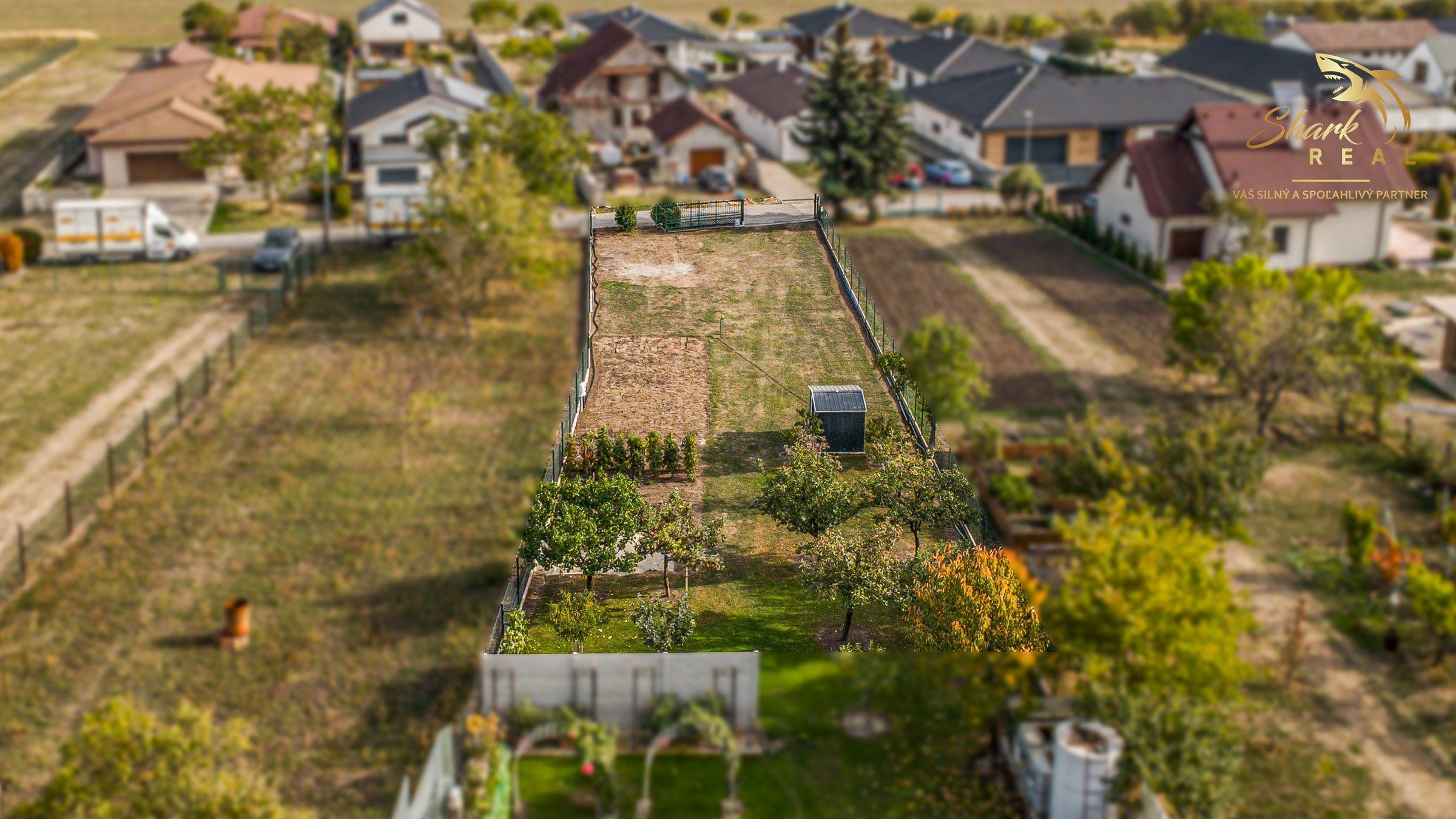 VÁŠ BUDÚCI DOMOV POD MALÝMI KARPATMI | STAVEBNÝ POZEMOK 654 m², SMOLENICE