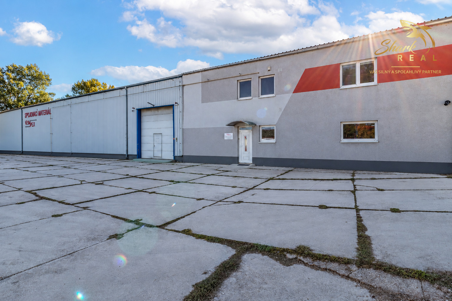 Na predaj moderný komerčný areál 1040 m² s logistickým zázemím – Nové Mesto nad Váhom
