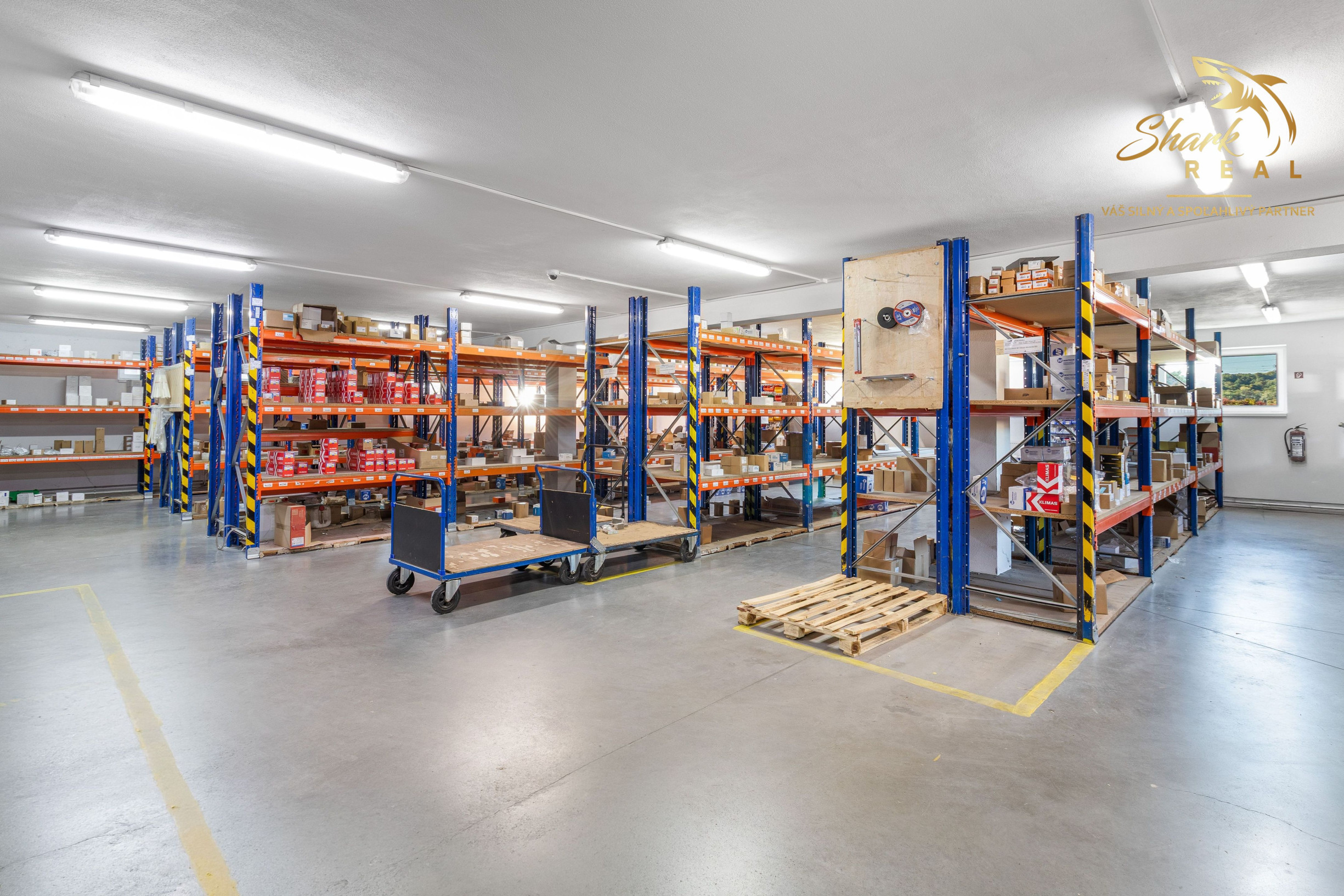 Na predaj moderný komerčný areál 1040 m² s logistickým zázemím – Nové Mesto nad Váhom
