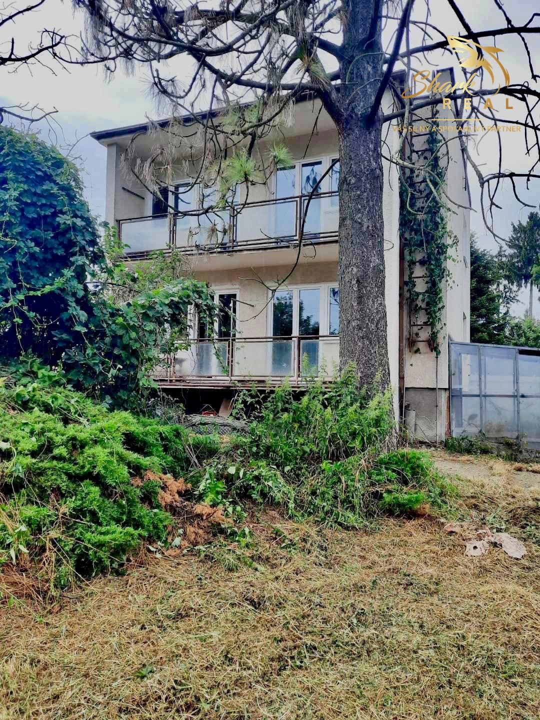 Na predaj dom s veľkou záhradou v obci Lubina