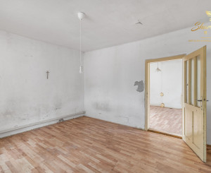Rodinný dom s potenciálom 2 bytových jednotiek alebo podnikania s bývaním| Vinohrady nad Váhom