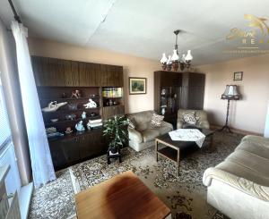 Svetlý 4 izbový byt s balkónom / Levice