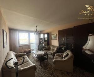 Svetlý 4 izbový byt s balkónom / Levice
