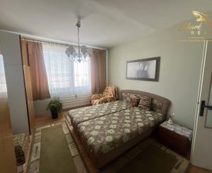 Svetlý 4 izbový byt s balkónom / Levice