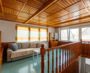 Priestranný rodinný dom s pozemkom 1 623 m² v Pavlovej Vsi – len pár minút od Tatralandie