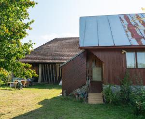 Priestranný rodinný dom s pozemkom 1 623 m² v Pavlovej Vsi – len pár minút od Tatralandie