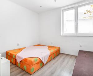 NA PREDAJ - Exkluzívne - Reštaurácia s terasou, barom a apartmánom.