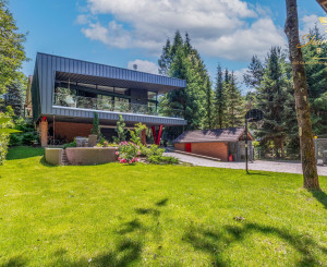 Exkluzívna rodinná vila v srdci Nízkych Tatier | Bystrá | 385 m² | Pozemok 979 m²