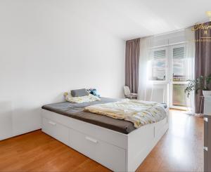 Priestranný 3i byt v tehlovej bytovke | Skvelá lokalita | Váš budúci domov | Staré Mesto