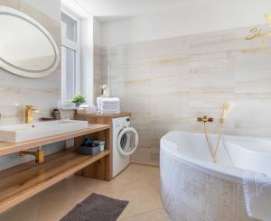 Výnosný 3i byt v centre | AirBnb ready | Námestie 1. mája, Bratislava