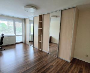 REZERVOVANÉ! Na predaj 3 izbový byt - KOMPLETNÁ REKONŠTRUKCIA