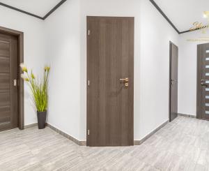 Priestranný 3-izbový byt s balkónom kúsok od stanice – Piešťany