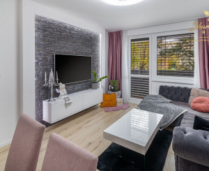 Svetlý dizajnový byt s nadštandardným zariadením - Javorová, Piešťany