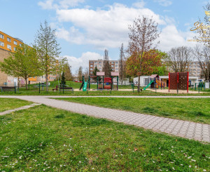 Svetlý dizajnový byt s nadštandardným zariadením - Javorová, Piešťany