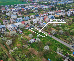 REZERVOVANÉ / Slnečný rovinatý pozemok o výmere 408 m² v meste VRBOVÉ