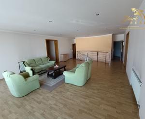 Administratívno-apartmánová budova