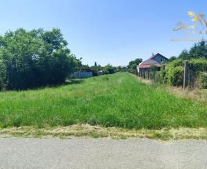 Ponúkam na predaj krásny pozemok vo výbornej lokalite.