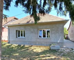 Rodinný dom po rekonštrukcií obec Čata / Levice