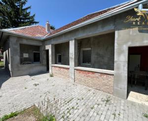 Rodinný dom po rekonštrukcií obec Čata / Levice