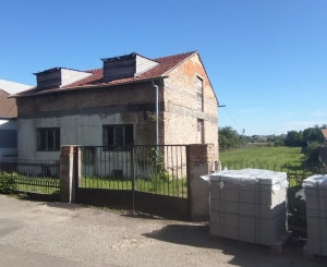 Pozemok ideálny na výstavbu 2 rodinných domov