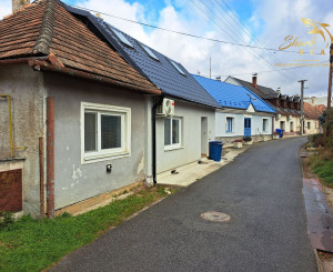 Starší domček s krásnym pozemkom
