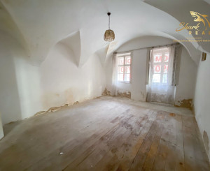 Znížená cena - Jedinečná príležitosť - Historický vinársky dom v samotnom srdci Pezinka