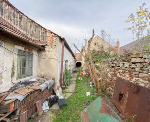 Znížená cena - Jedinečná príležitosť - Historický vinársky dom v samotnom srdci Pezinka