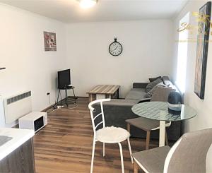 Jedinečná apartmánová nehnutelnosť s bazénom a záhradou