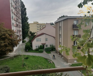 Na predaj priestranný slnečný 3-izbový byt na Krajinskej ulici