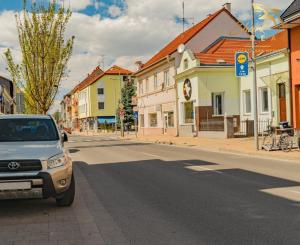 Budova v centre, alebo bytový dom? Je to na Vás