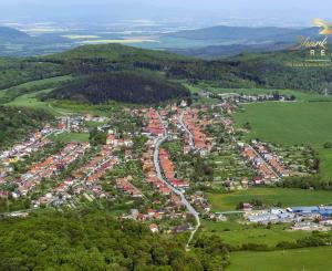 Útulný dom s krytou terasou v krásnej prírode
