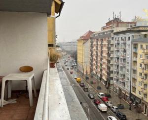 1i byt na 7. posch. v Starom Meste | Balkón 10 m² | Okamžitý výnos |