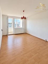 PRIESTRANNÝ 2-IZBOVÝ BYT 63 m² | LOGGIA | VEĽKÉ IZBY | ČILIŽSKÁ, VRÁKUŇA