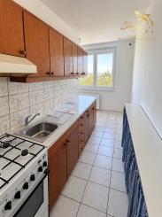 PRIESTRANNÝ 2-IZBOVÝ BYT 63 m² | LOGGIA | VEĽKÉ IZBY | ČILIŽSKÁ, VRÁKUŇA