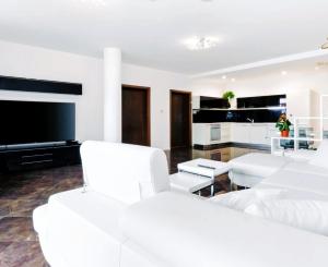 NA PRENÁJOM 2-IZBOVÝ REZIDENČNÝ APARTMÁN V CENTRE 