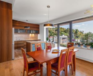 Luxusný 5i byt | 155 m², krb, terasa | Výhľad na Dunaj | Hradný kopec | Ihneď