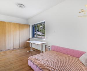 Luxusný 5i byt | 155 m², krb, terasa | Výhľad na Dunaj | Hradný kopec | Ihneď