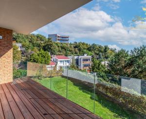 Luxusný 5i byt | 155 m², krb, terasa | Výhľad na Dunaj | Hradný kopec | Ihneď