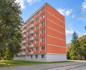 3-IZBOVÝ BYT S 2 BALKÓNMI A LOGGIOU NA ULICI A. HLINKU | PIEŠŤANY