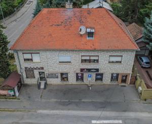 NEHNUTEĽNOSŤ, KTORÁ ZARÁBA | BUDOVA S AKTÍVNYM PRENÁJMOM