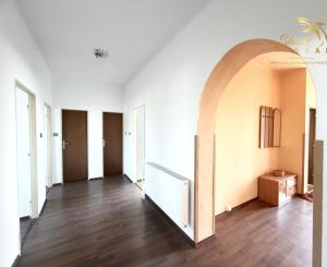 TOP PONUKA - 4 izbový udržiavaný rodinný dom 