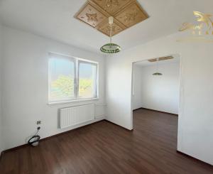 TOP PONUKA - 4 izbový udržiavaný rodinný dom 