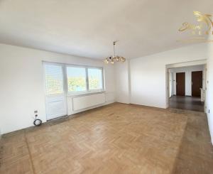 TOP PONUKA - 4 izbový udržiavaný rodinný dom 